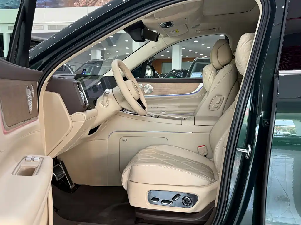 AITO M9 2025 — фото 9