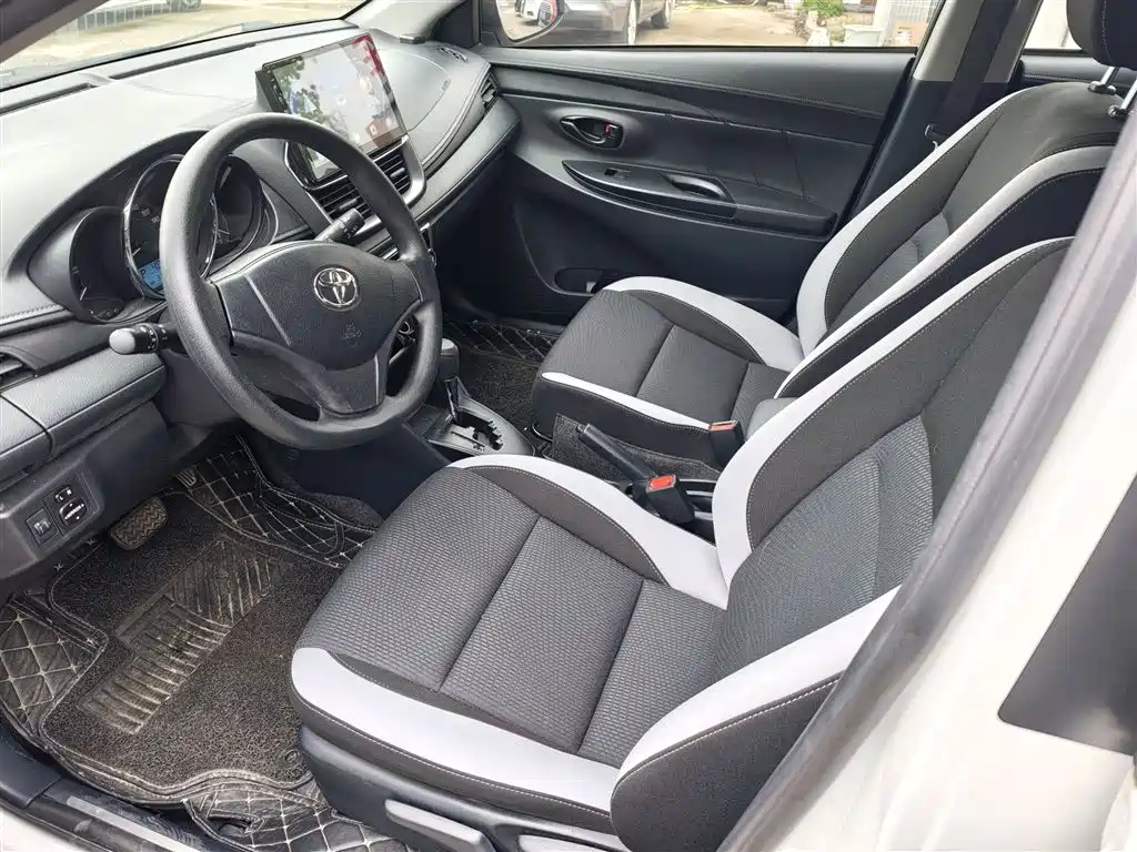 Toyota Yaris L 2021 — фото 14
