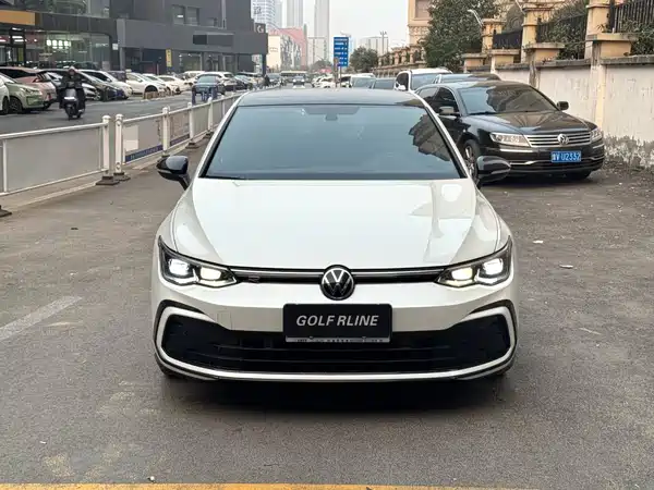 Volkswagen Golf 2024