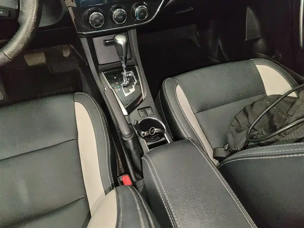 Toyota Corolla 2016 — фото 14