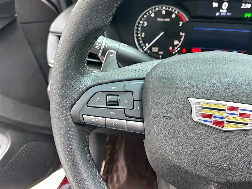 Cadillac CT4 2021 — фото 17