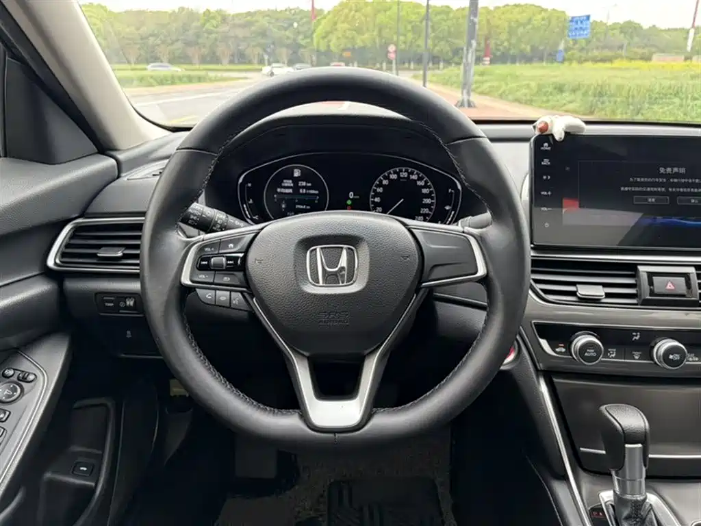 Honda Accord 2022 — фото 12