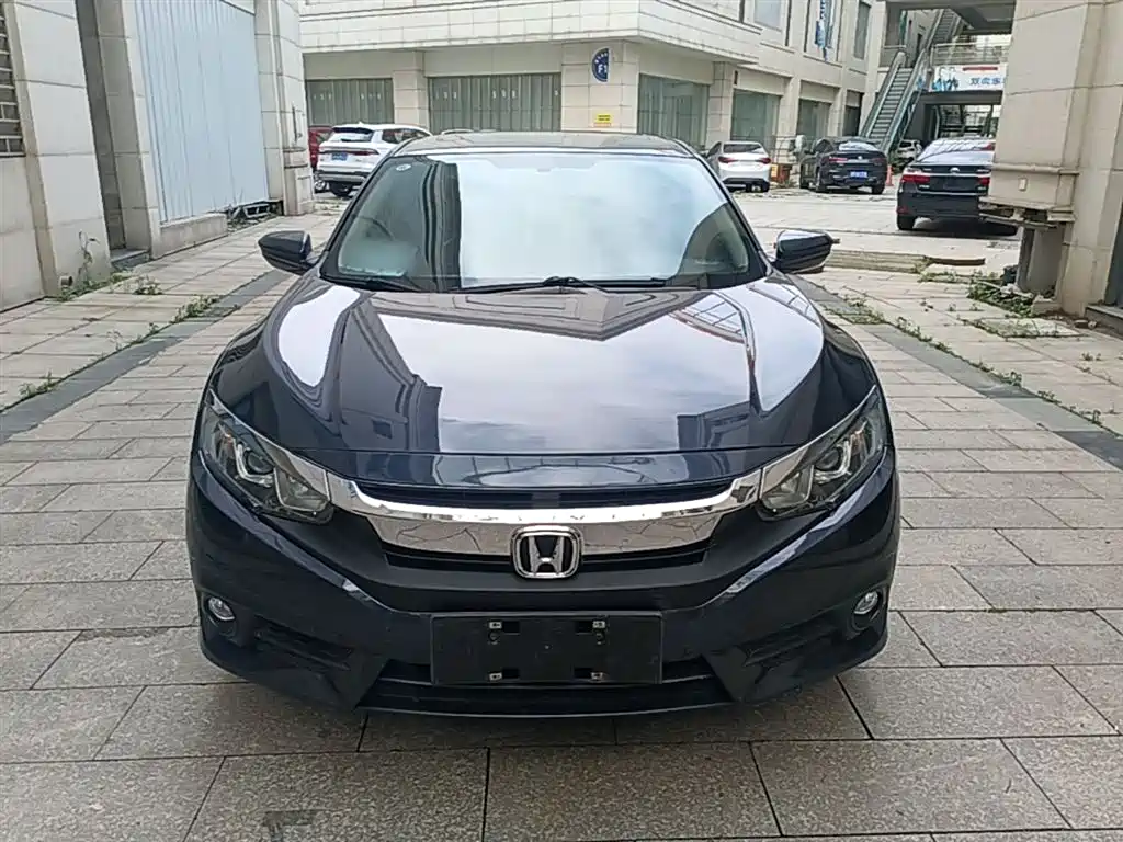 Honda Civic 2018 — фото 3