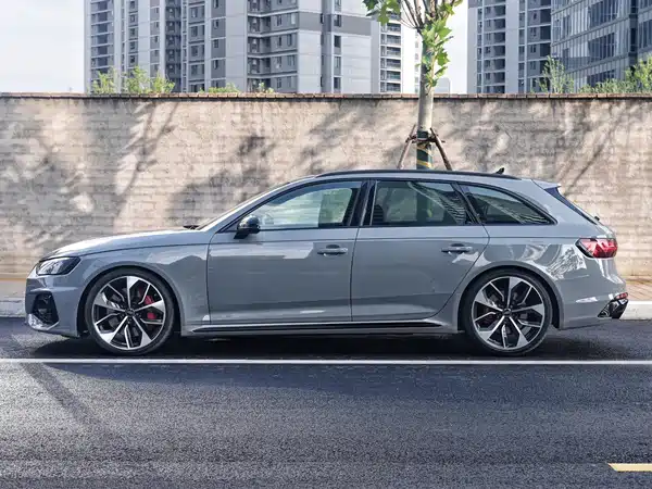 Audi RS 4 2021