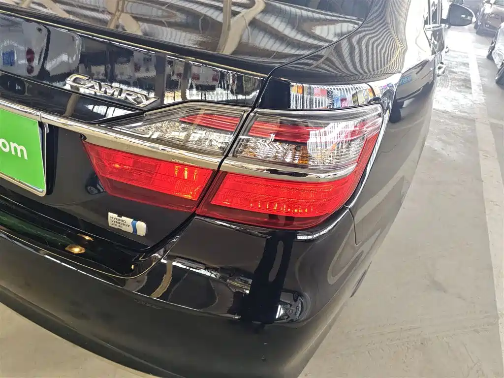 Toyota Camry 2016 — фото 24