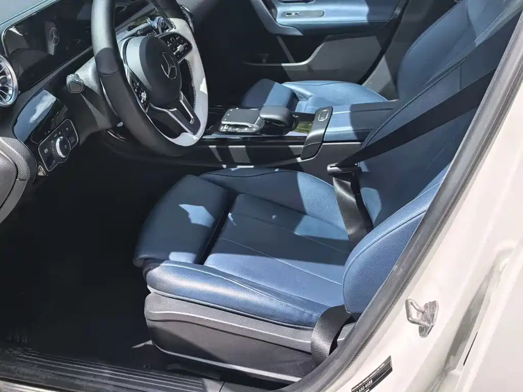 Mercedes-Benz A-Class 2021 — фото 4
