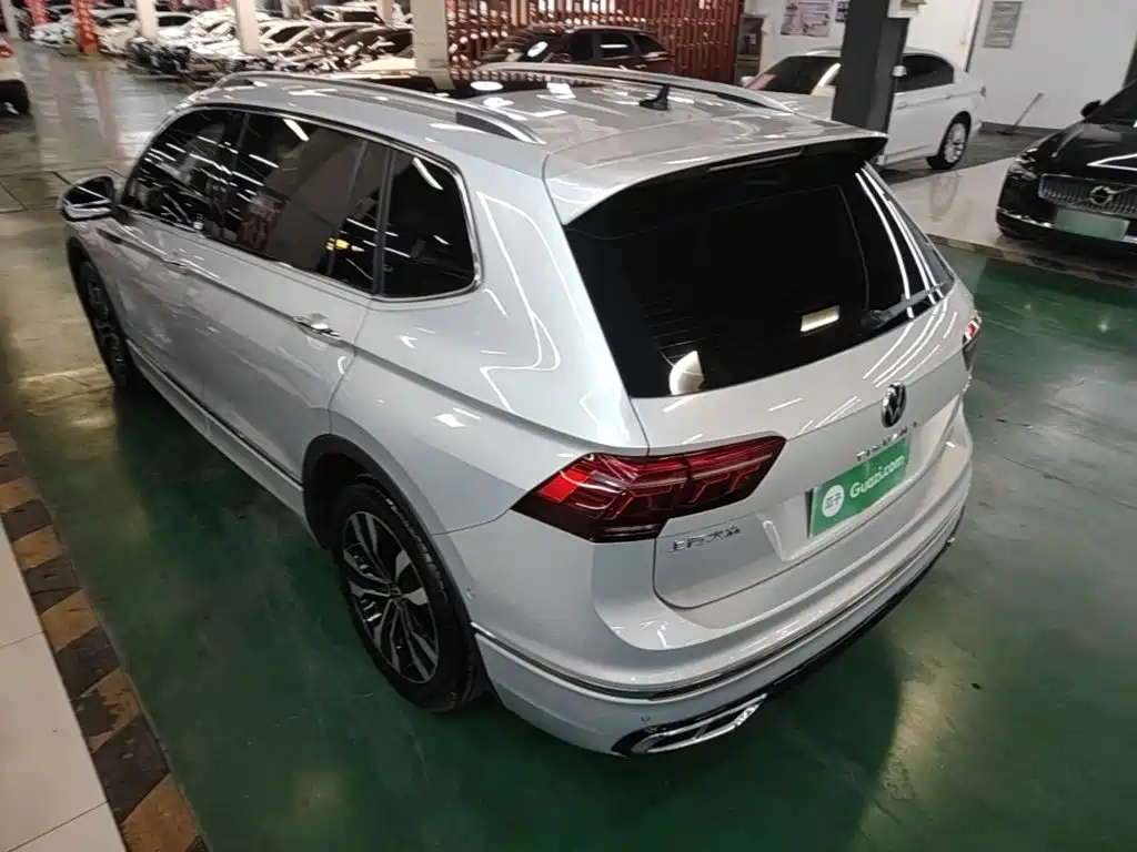 Volkswagen Tiguan L 2023 — фото 5