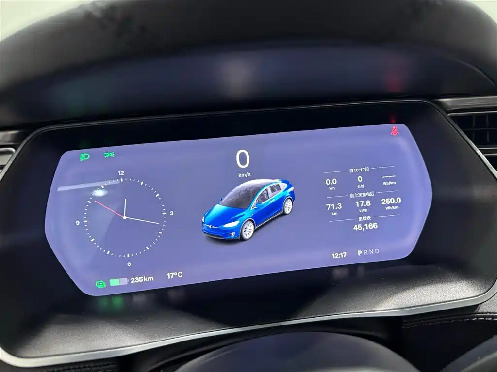 Tesla Model X 2018 — фото 20