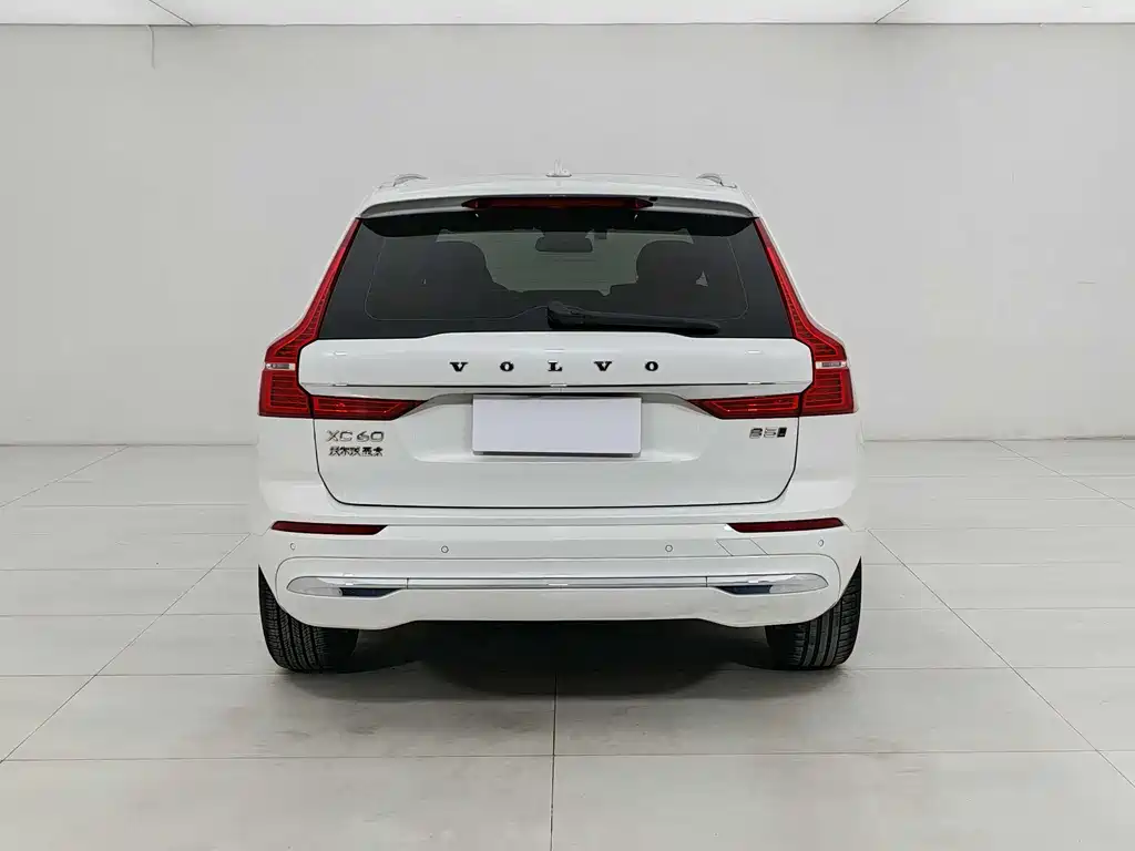 Volvo XC60 2021 — фото 3