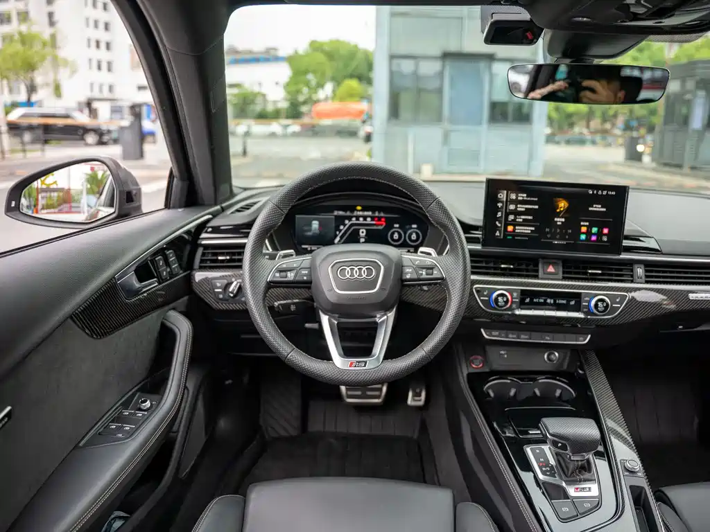 Audi RS 4 2023 — фото 18