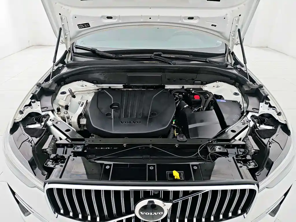 Volvo XC60 2021 — фото 21