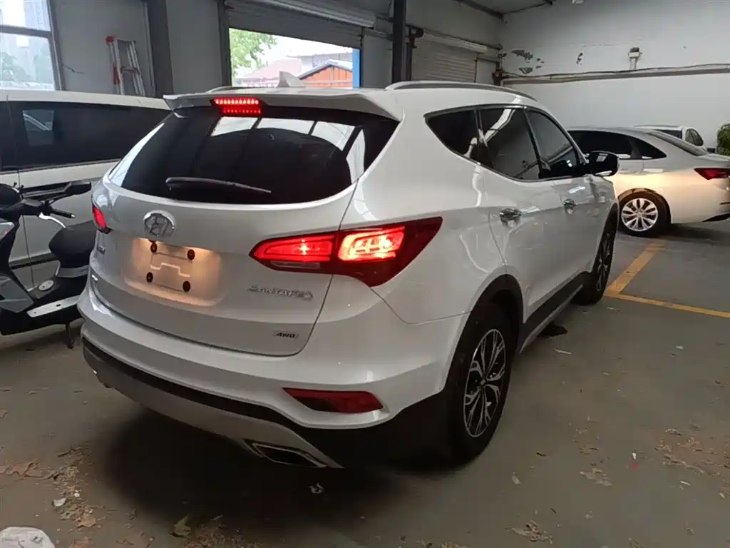 Hyundai Santa Fe 2019 — фото 7
