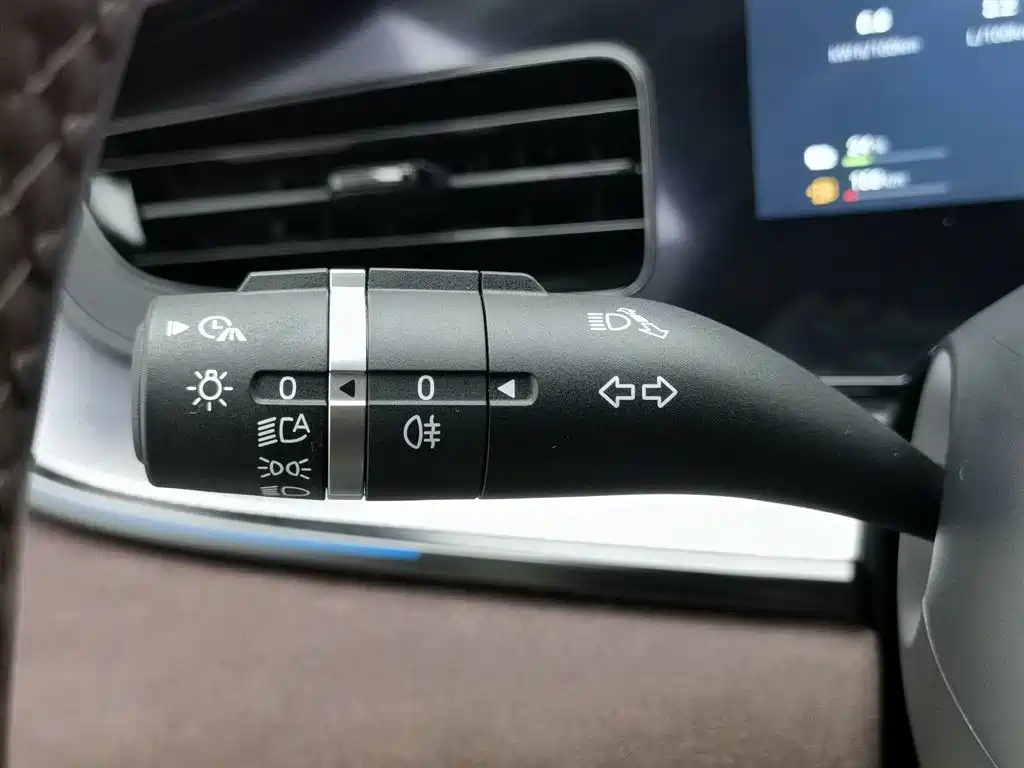 BYD Seal 07 DM-i 2025 — фото 21