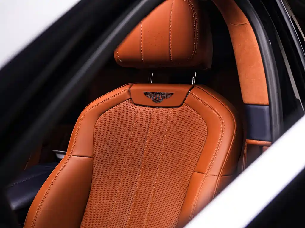 Bentley Flying Spur PHEV 2024 — фото 11