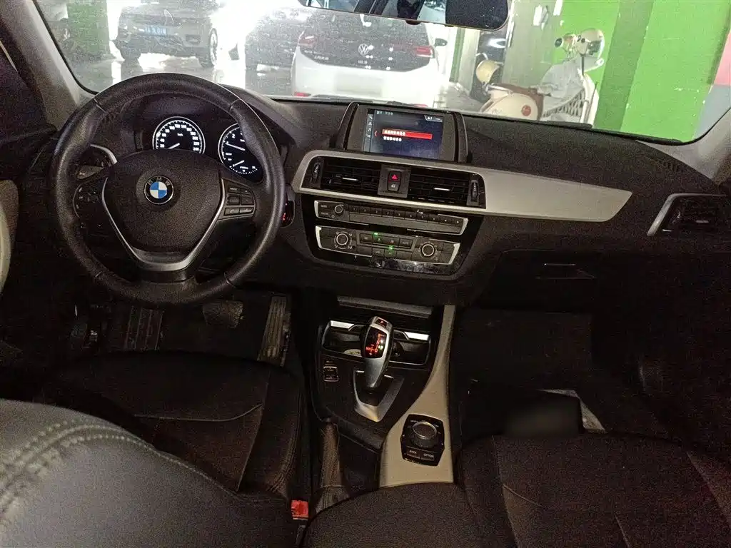 BMW 1 Series 2018 — фото 6