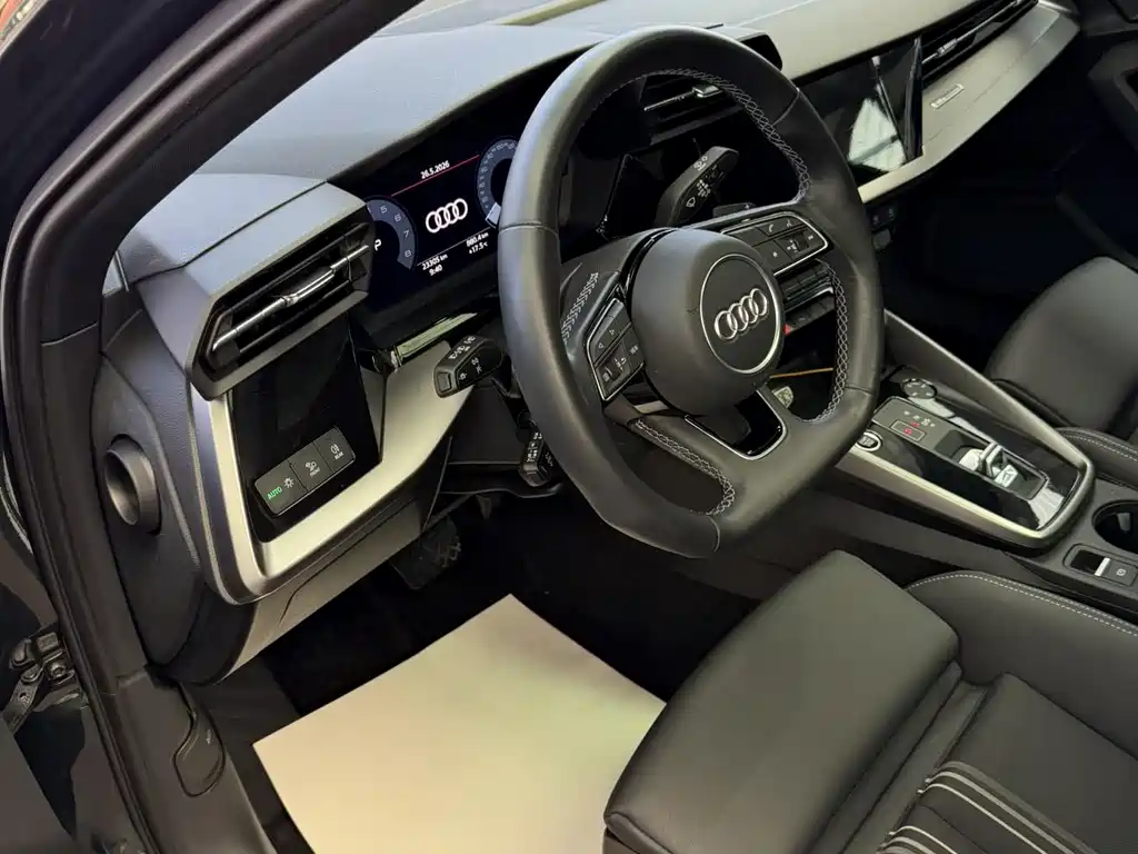 Audi A3 2023 — фото 13