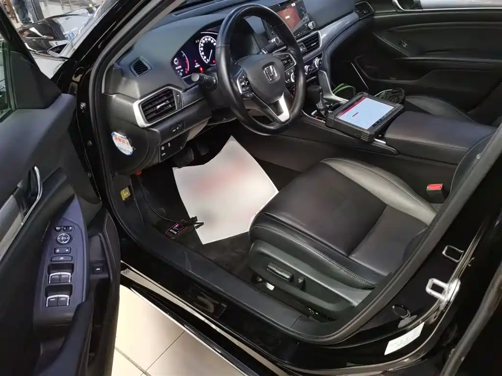 Honda Accord 2020 — фото 16