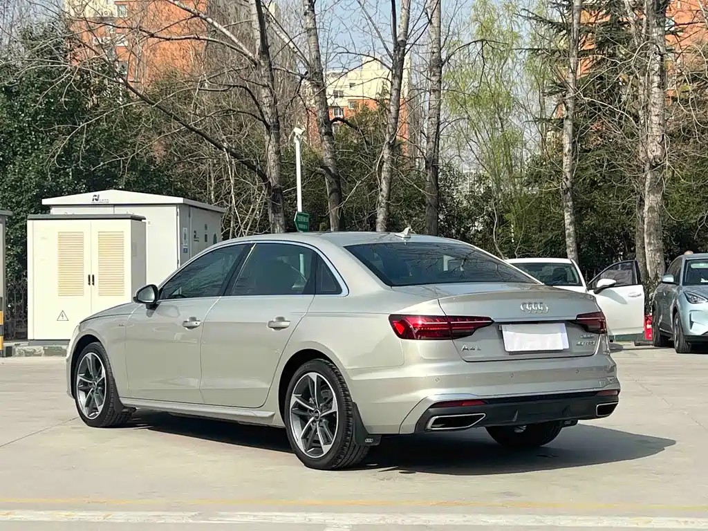 Audi A4L 2024 — фото 18