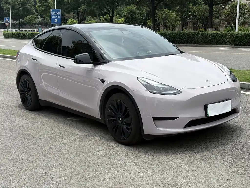 Tesla Model Y 2023 — фото 3