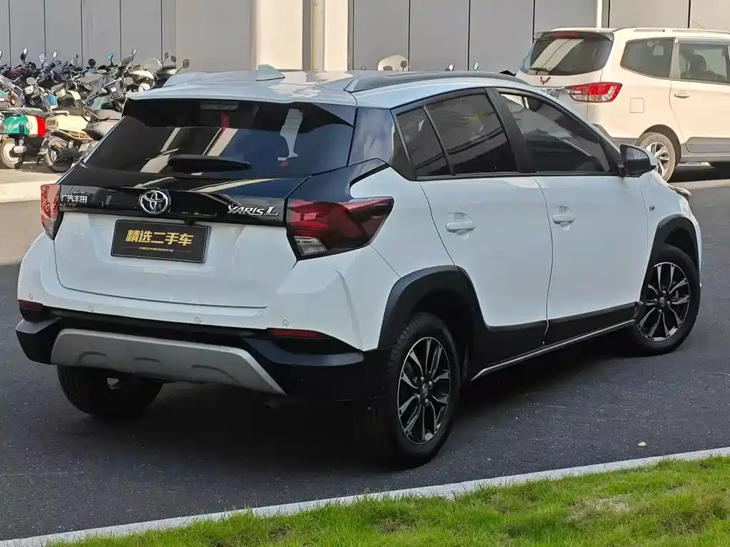 Toyota Yaris L 2020 — фото 9