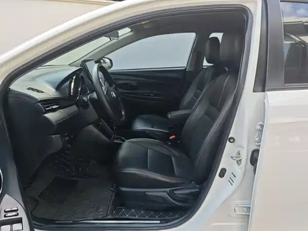 Toyota Yaris L 2020