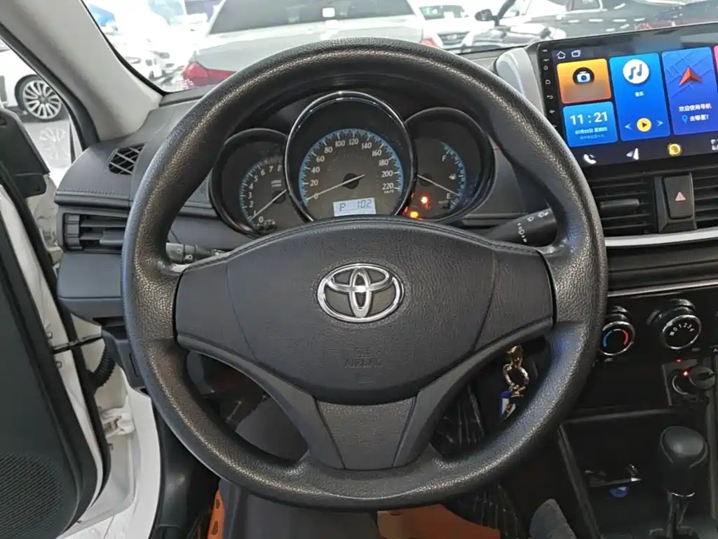 Toyota Yaris L 2018 — фото 11