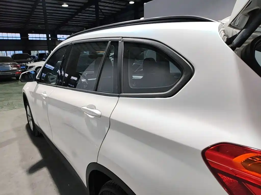 BMW X1 2019 — фото 5