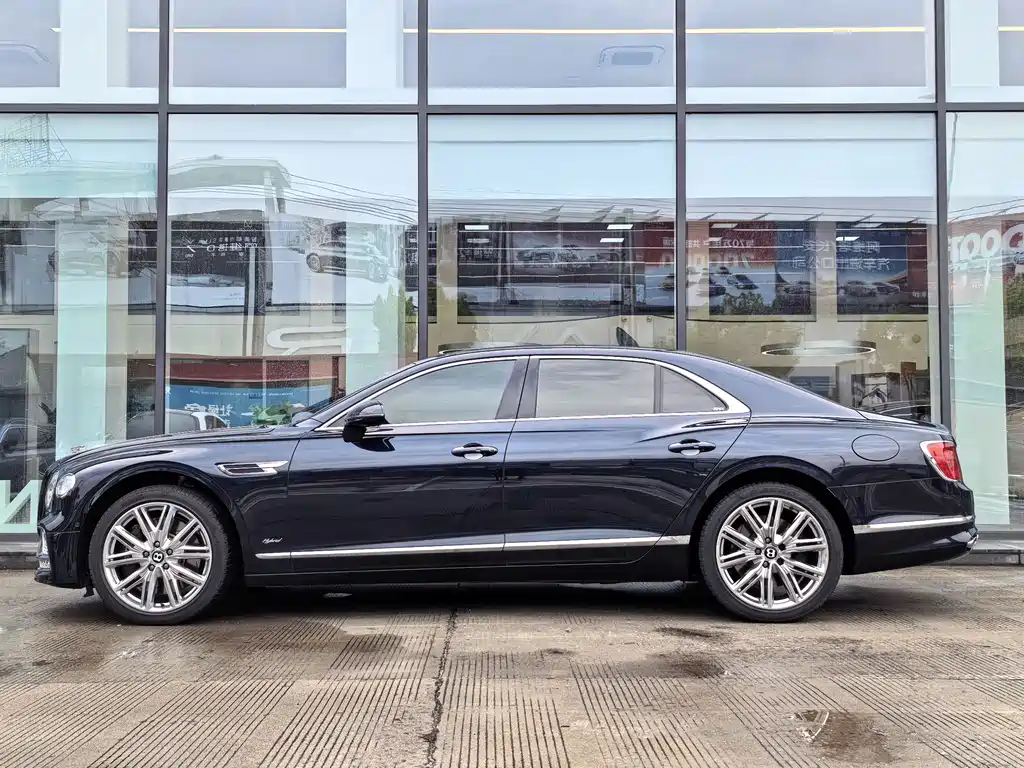 Bentley Flying Spur PHEV 2022 — фото 3