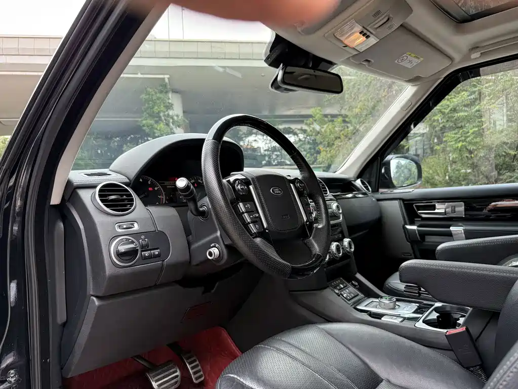 Land Rover Discovery 2015 — фото 9