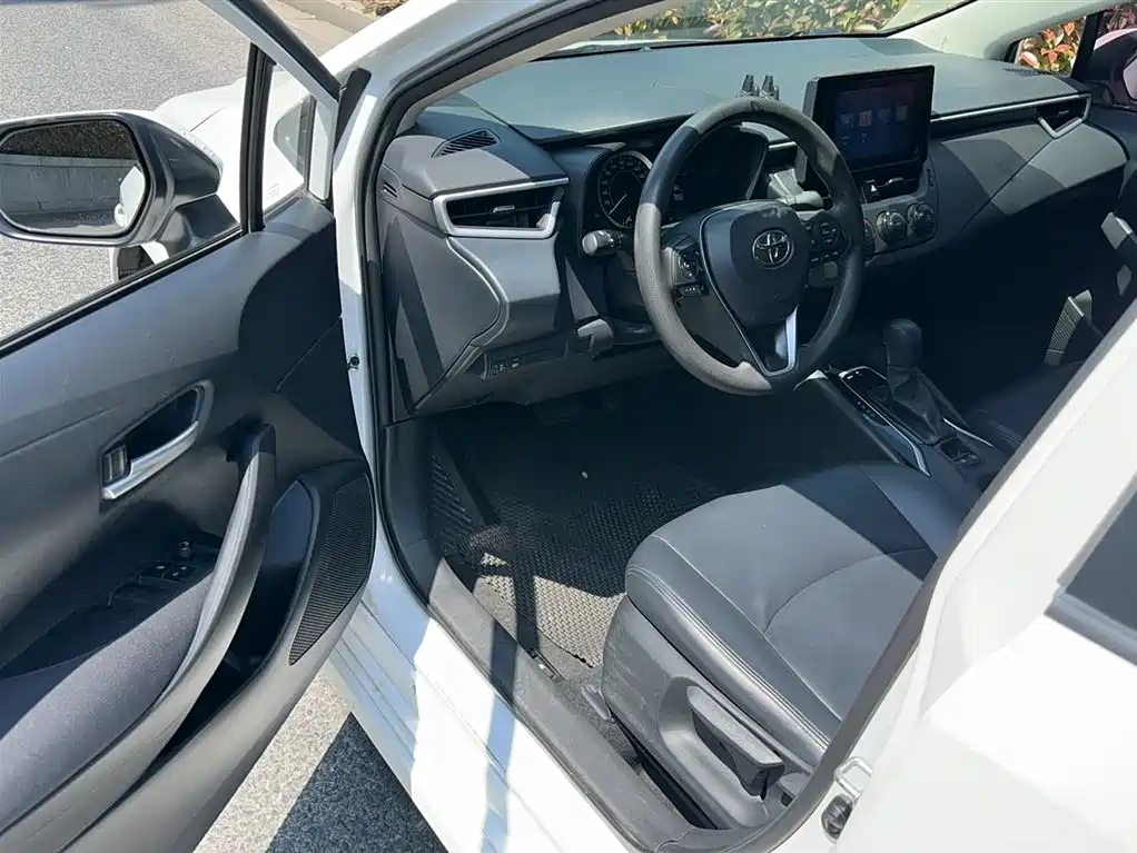 Toyota Corolla 2023 — фото 12