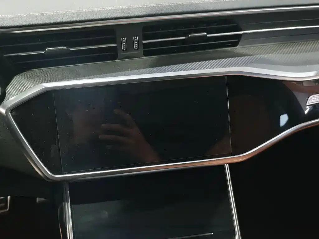 Audi A7L 2022 — фото 12