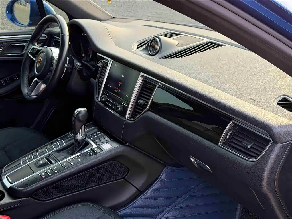 Porsche Macan 2017 — фото 13