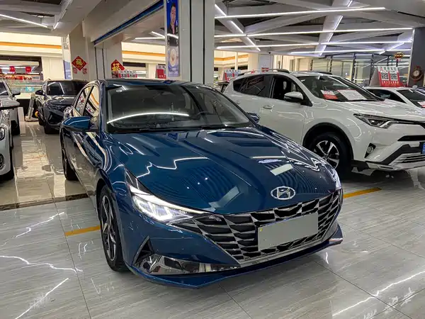 Hyundai Elantra 2023