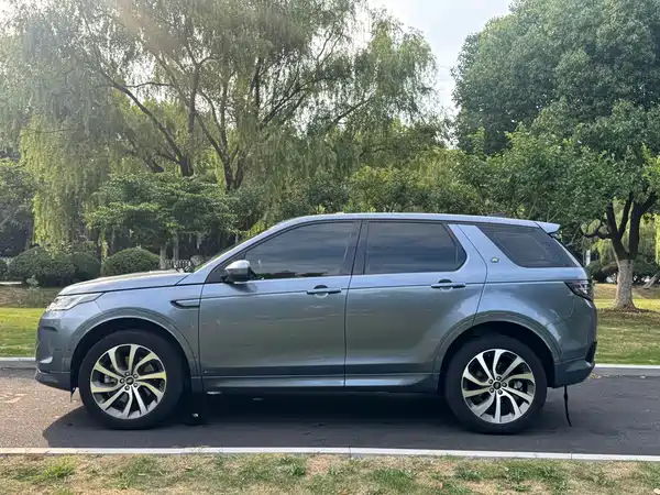 Land Rover Discovery Sport 2021