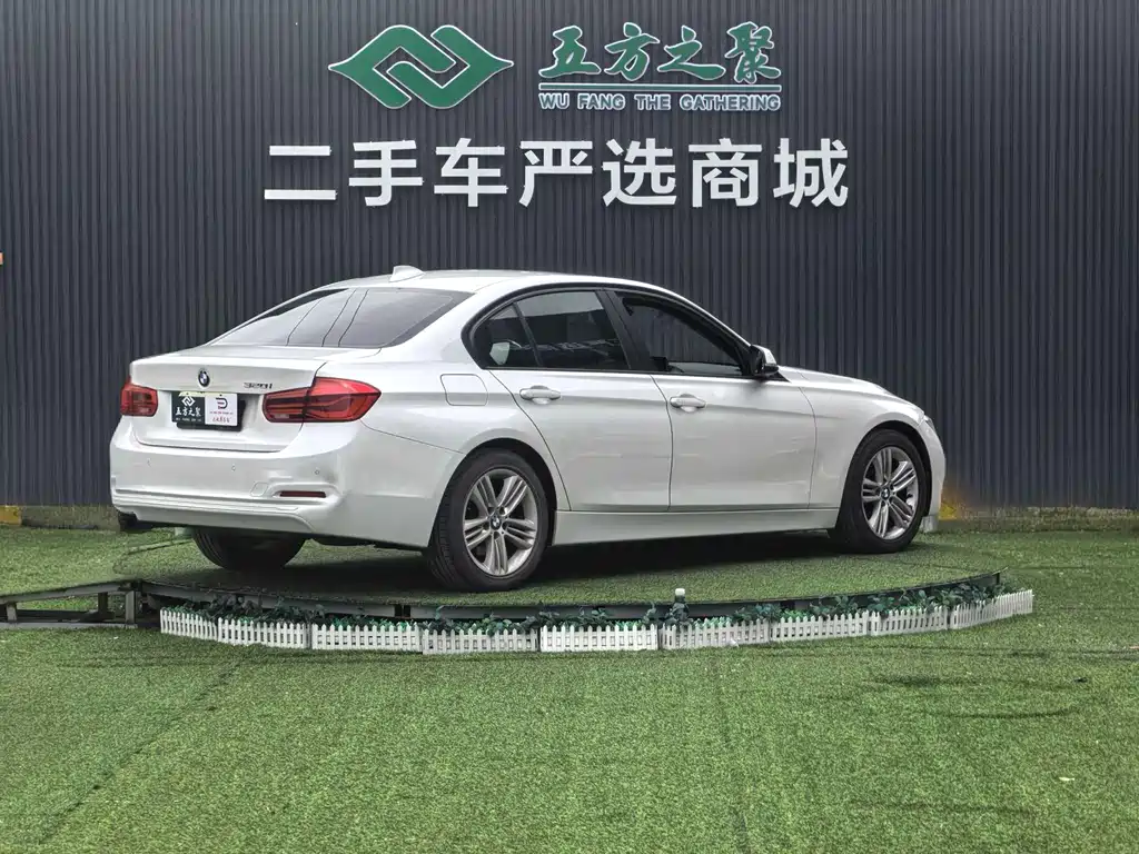 BMW 3 Series 2016 — фото 18