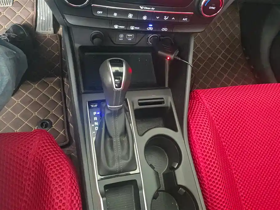 Hyundai Tucson 2018 — фото 16