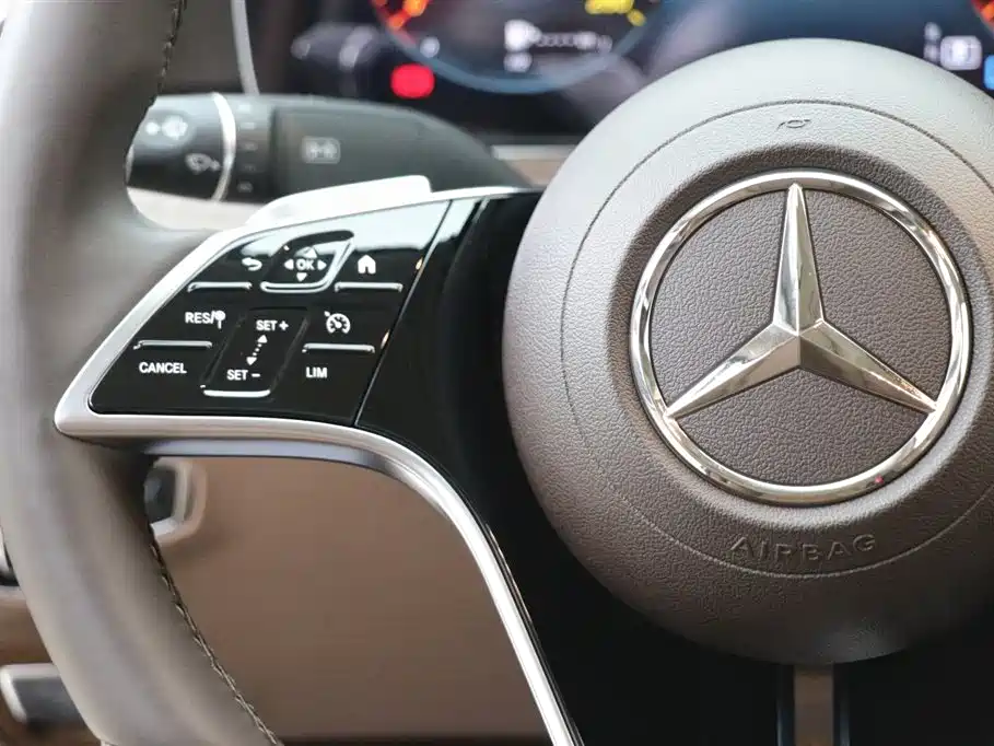 Mercedes-Benz E-Class 2023 — фото 17