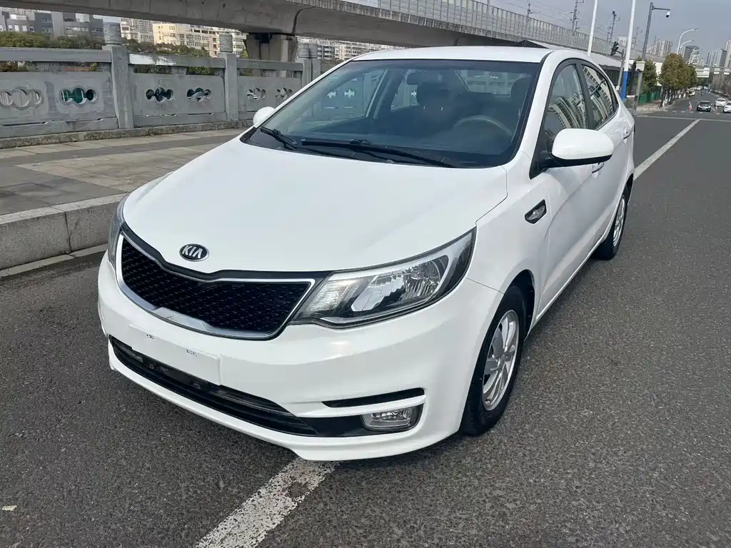 Kia K2 2015 — фото 1