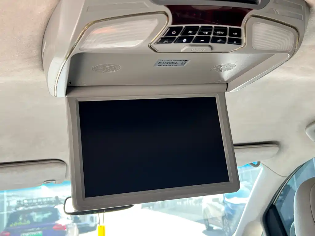 Toyota Sienna 2017 — фото 15