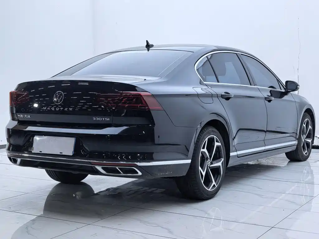 Volkswagen Magotan 2025