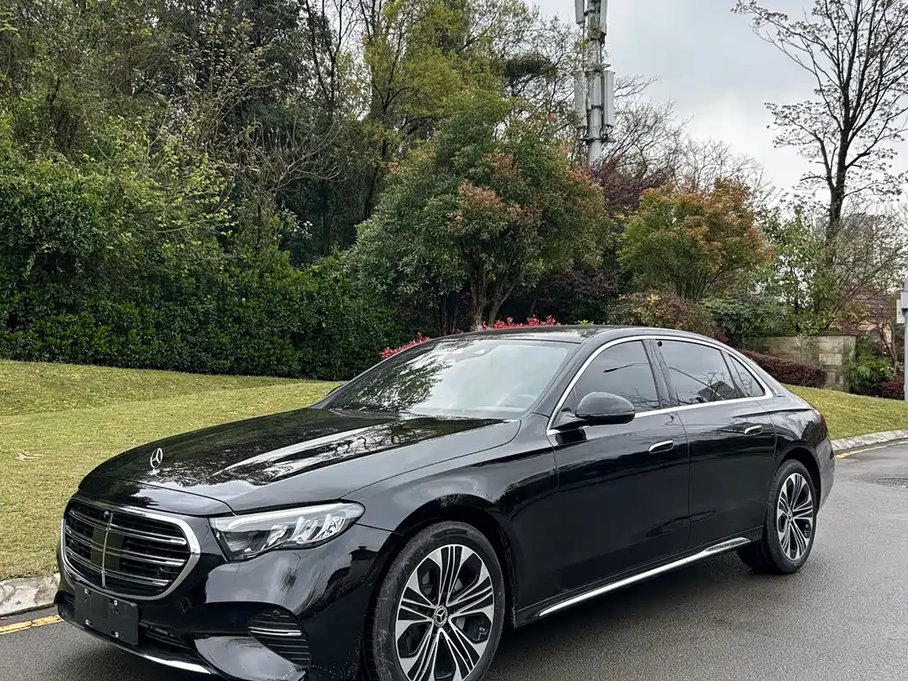 Mercedes-Benz E-Class 2025 — фото 2