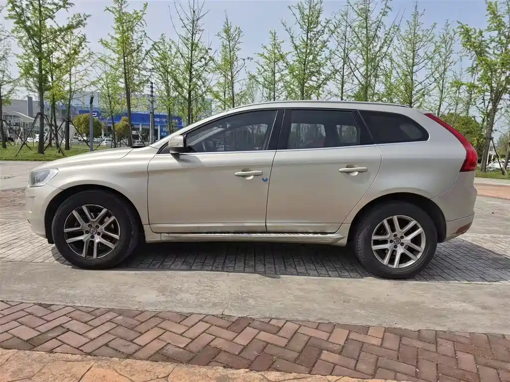 Volvo XC60 2016 — фото 24