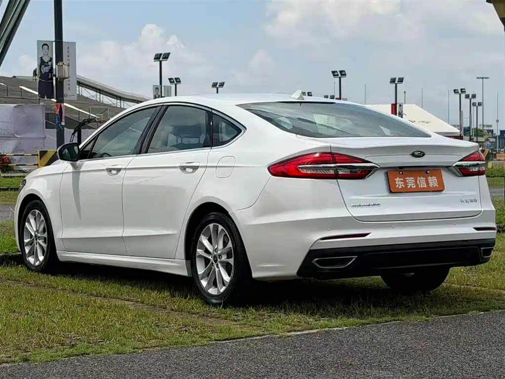 Ford Mondeo 2020 — фото 7