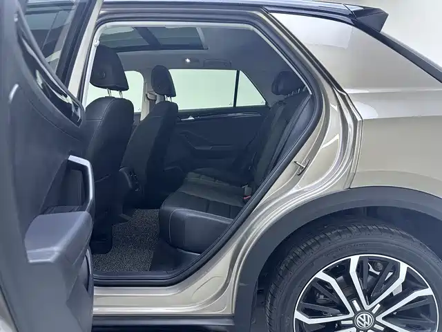 Volkswagen T-Roc 2020 — фото 15