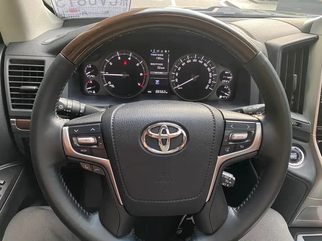Toyota Land Cruiser 2019 — фото 15