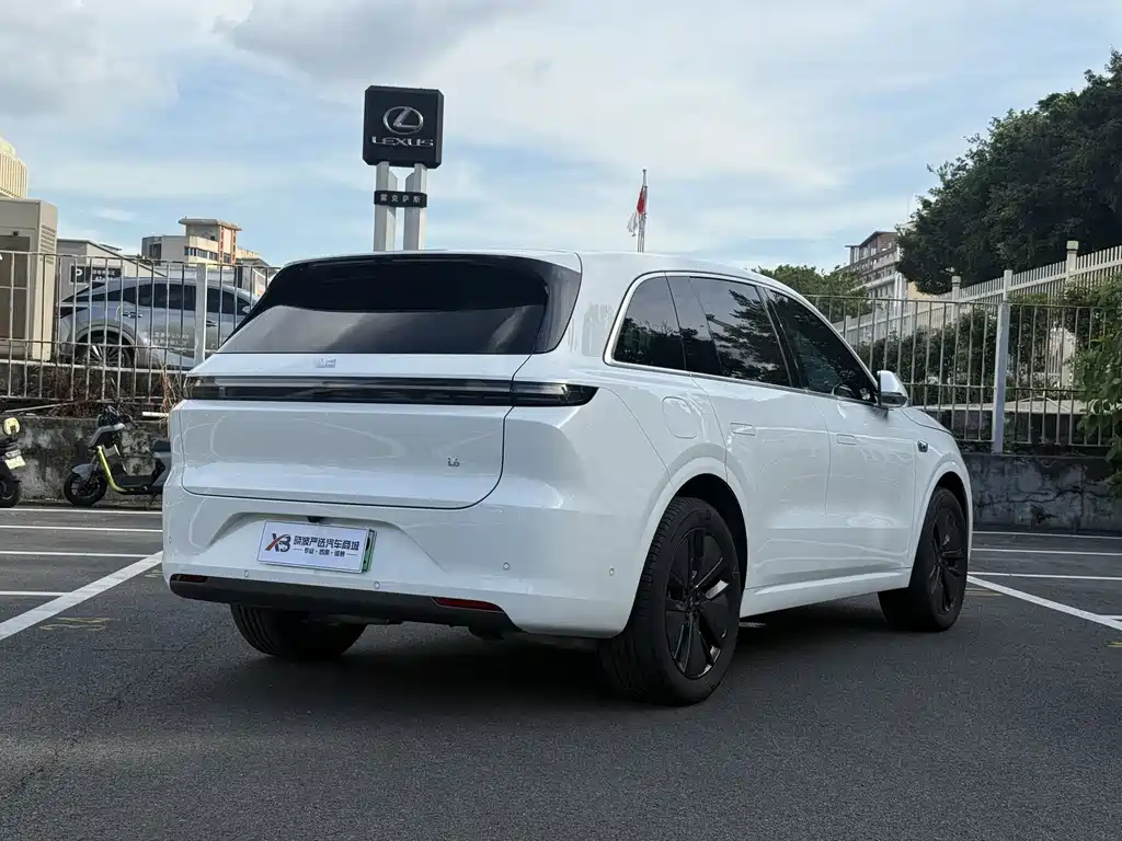 Li Auto Li L6 2025