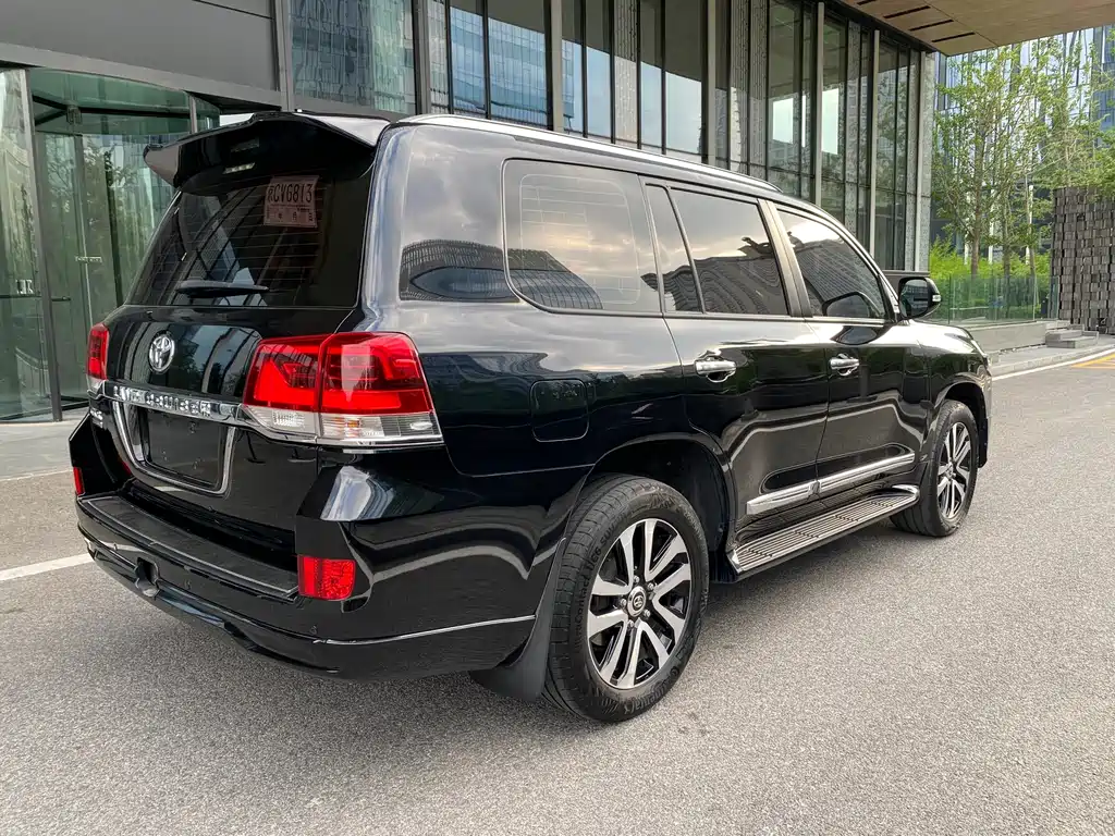Toyota Land Cruiser 2019 — фото 3
