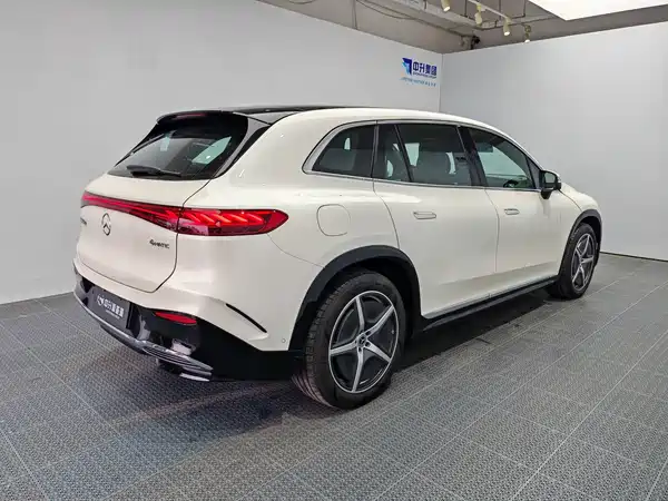 Mercedes-Benz EQS SUV 2023