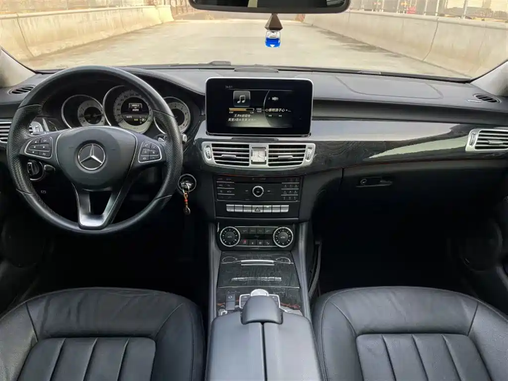 Mercedes-Benz CLS 2015 — фото 7