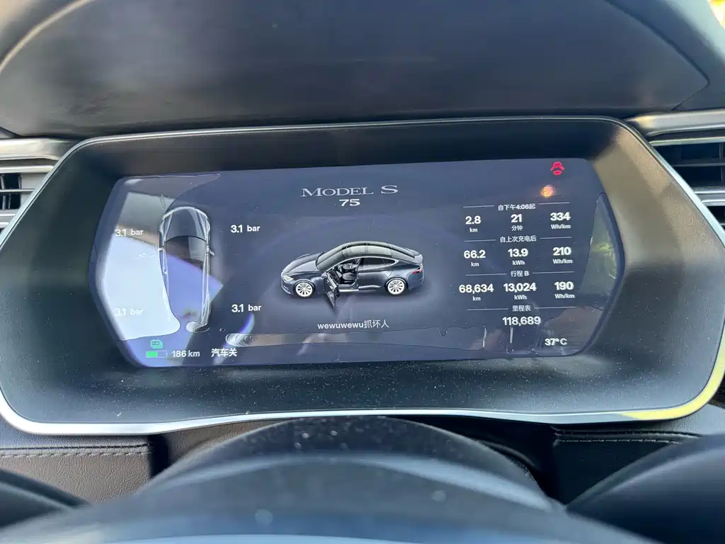Tesla Model S 2017 — фото 10
